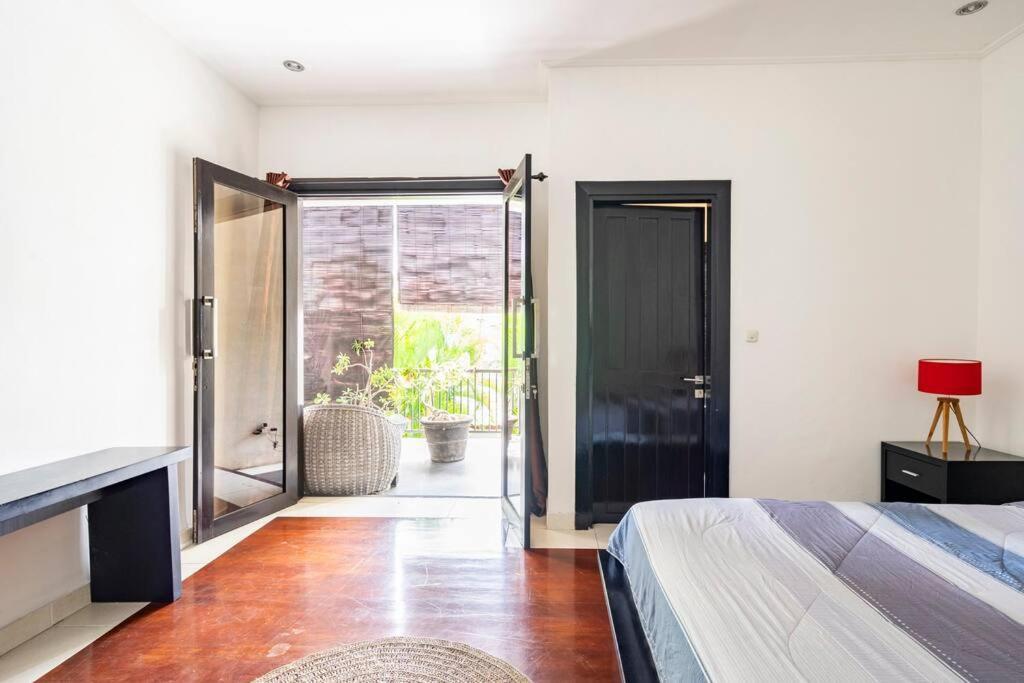 Villa Lingkar 89A Чангу Экстерьер фото